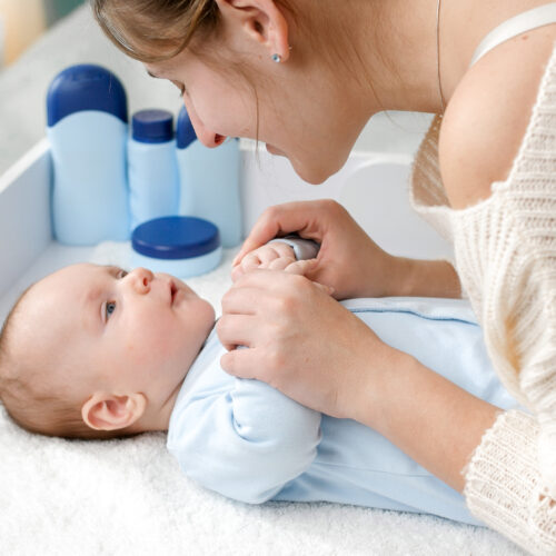 Guía esencial de higiene del bebé recién nacido